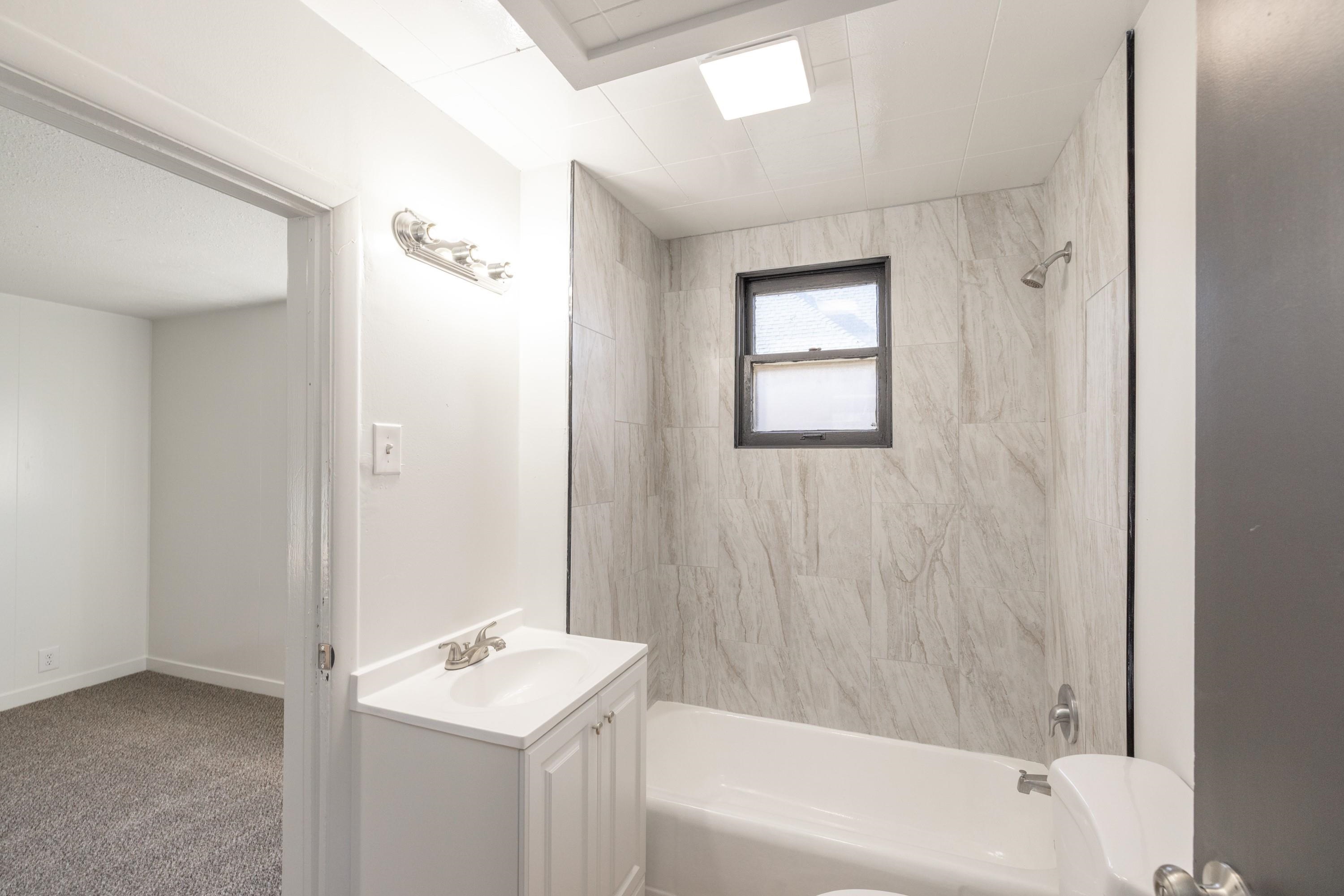 1510 W Spofford Ave - Photo 9