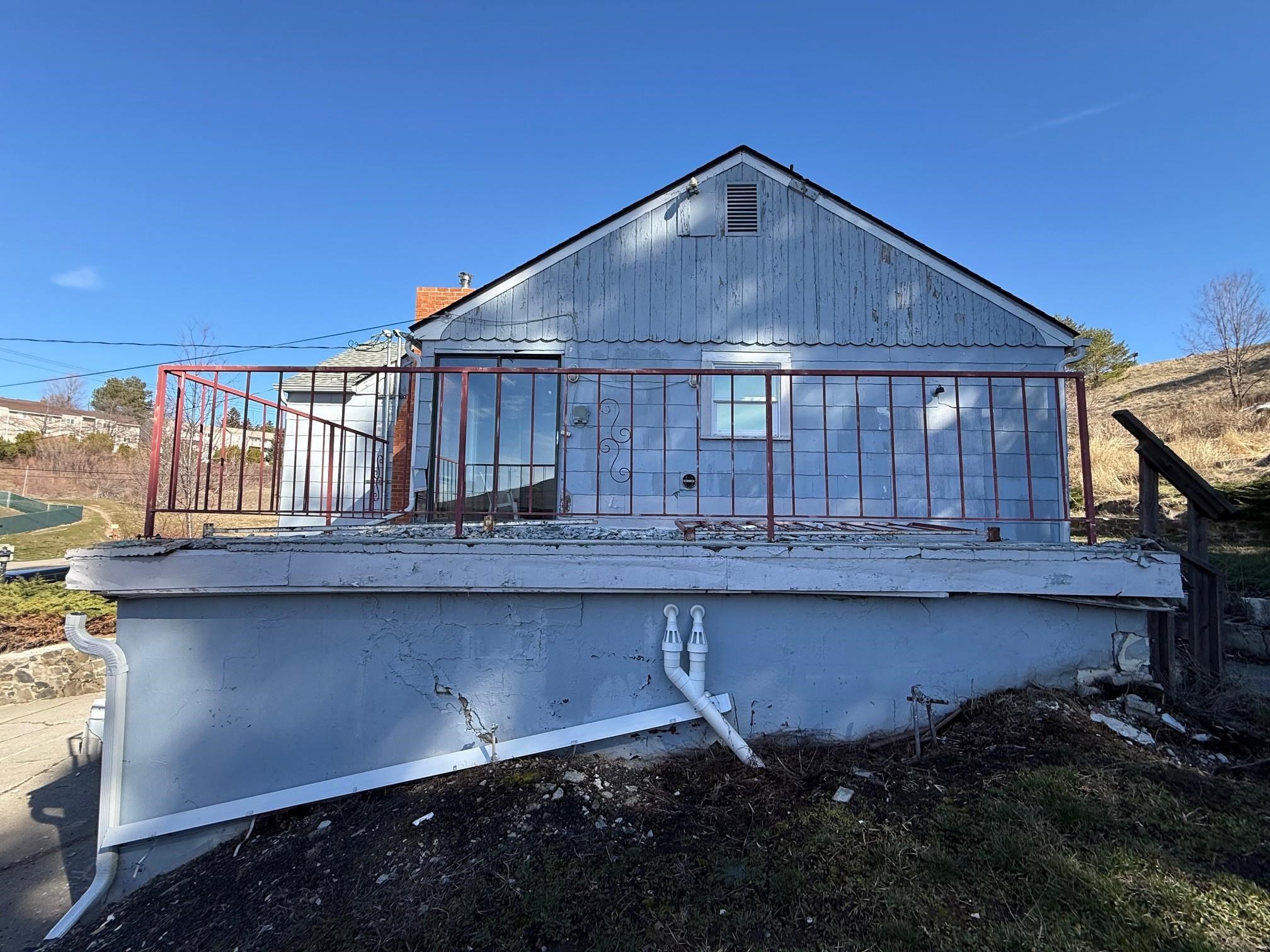 1275 NE Valley Rd - Photo 3