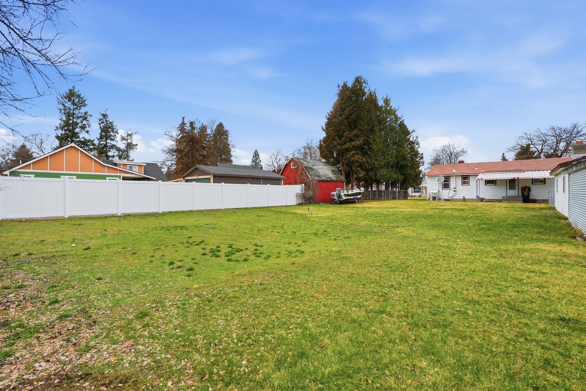 2520 N Bradley Rd - Photo 18