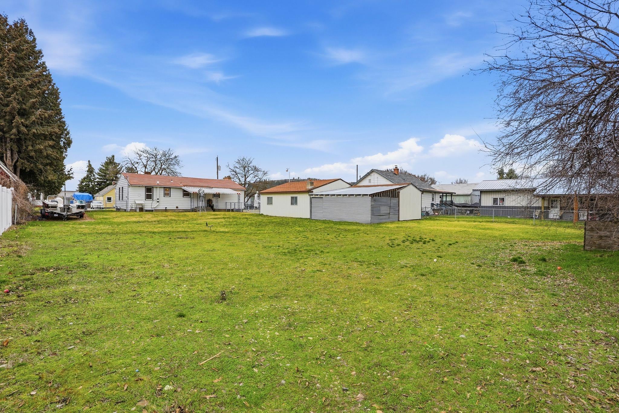 2520 N Bradley Rd - Photo 19