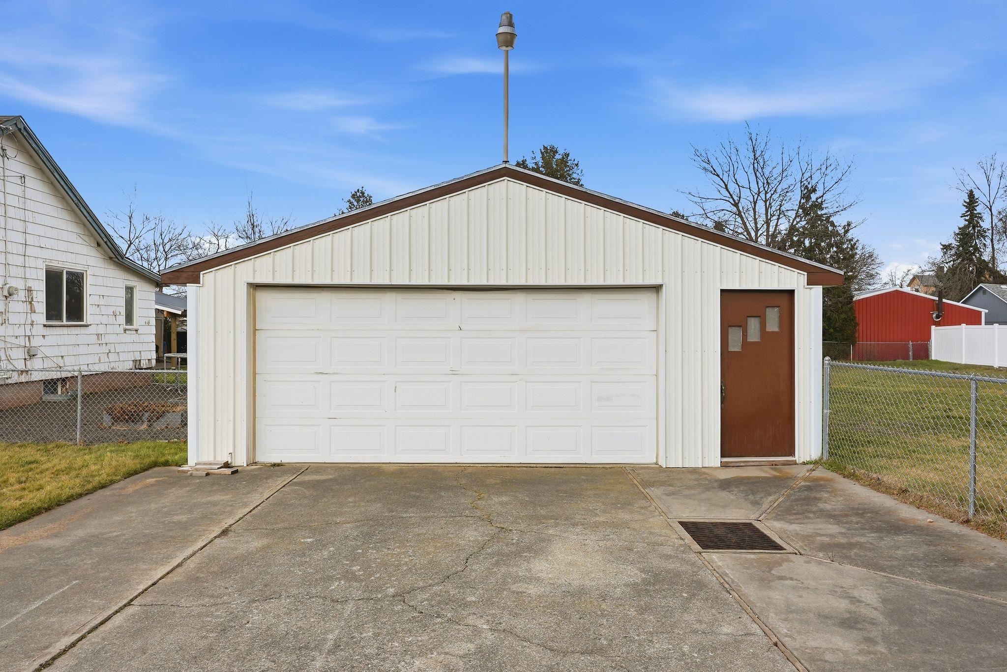 2520 N Bradley Rd - Photo 20
