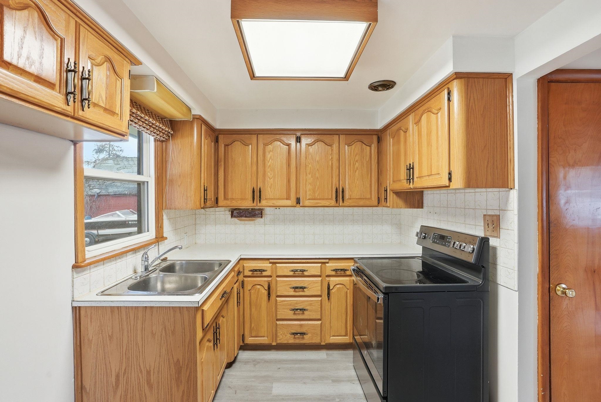 2520 N Bradley Rd - Photo 5