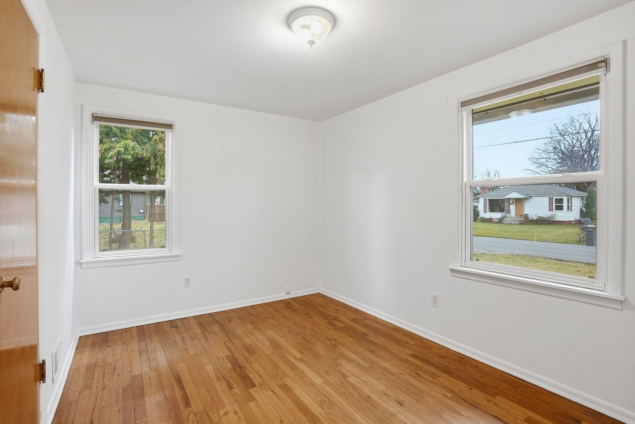 2520 N Bradley Rd - Photo 8