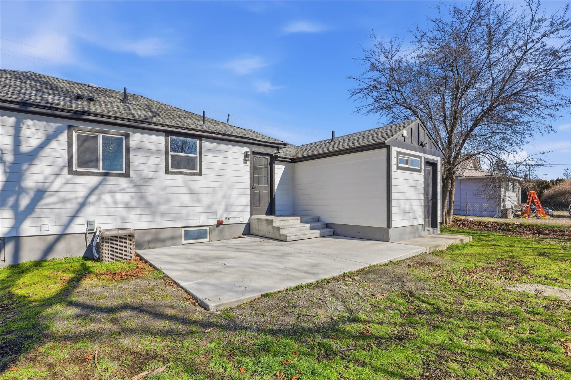 9816 E Broadway Ave - Photo 22