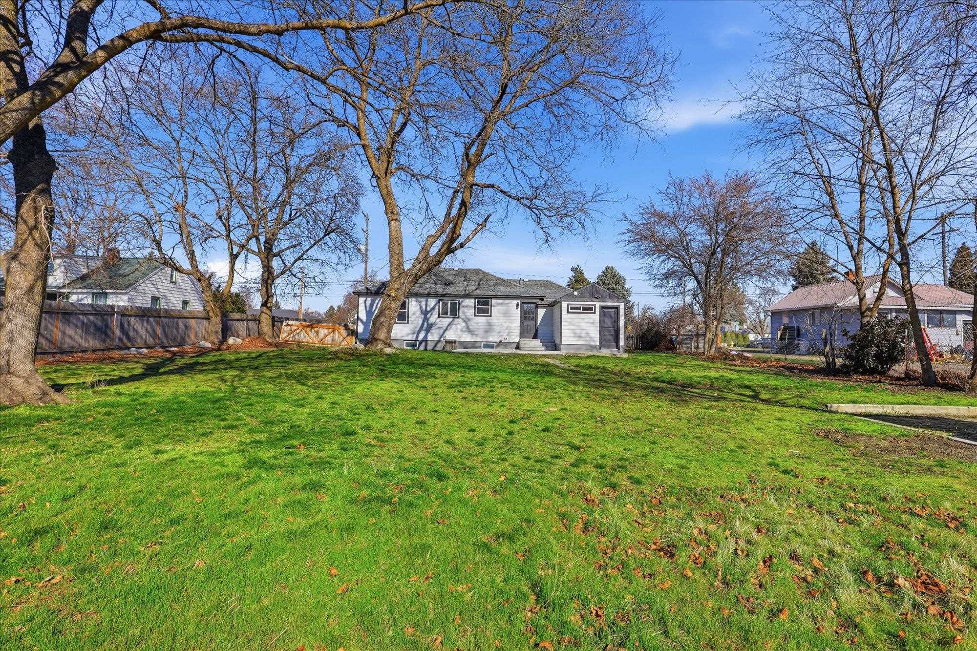 9816 E Broadway Ave - Photo 26