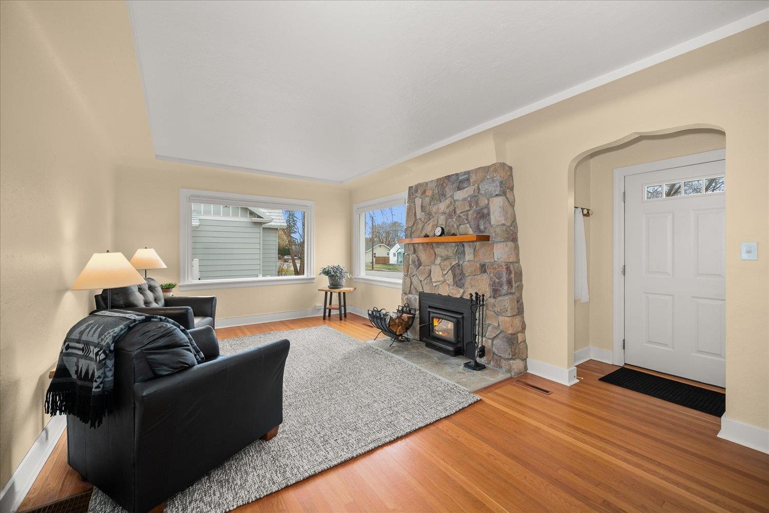 2810 W Fairview Ave - Photo 3