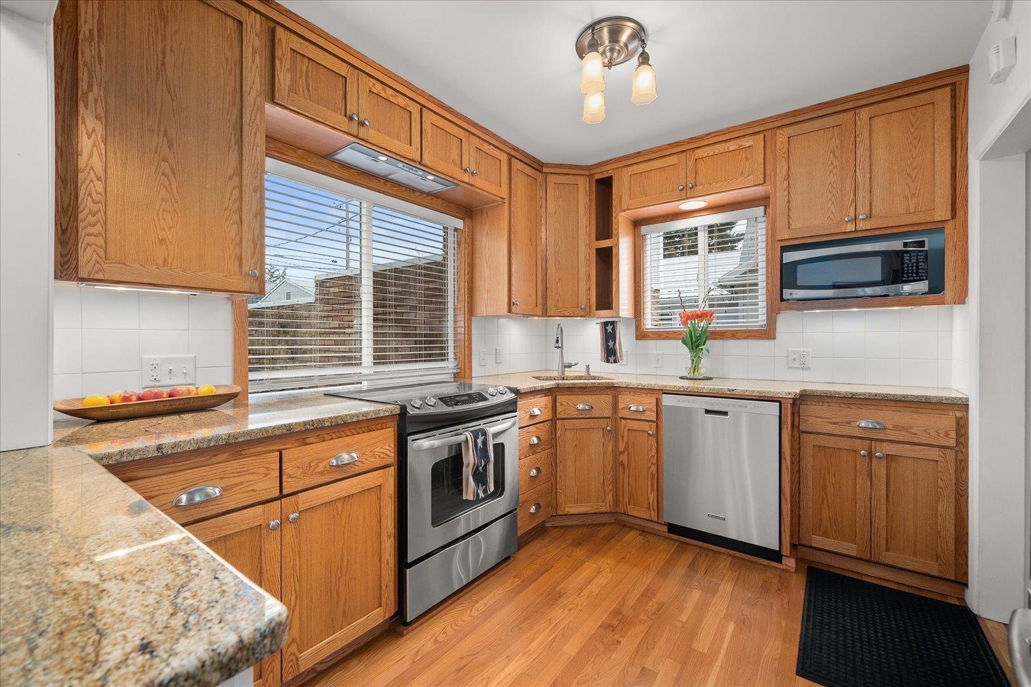 2810 W Fairview Ave - Photo 7