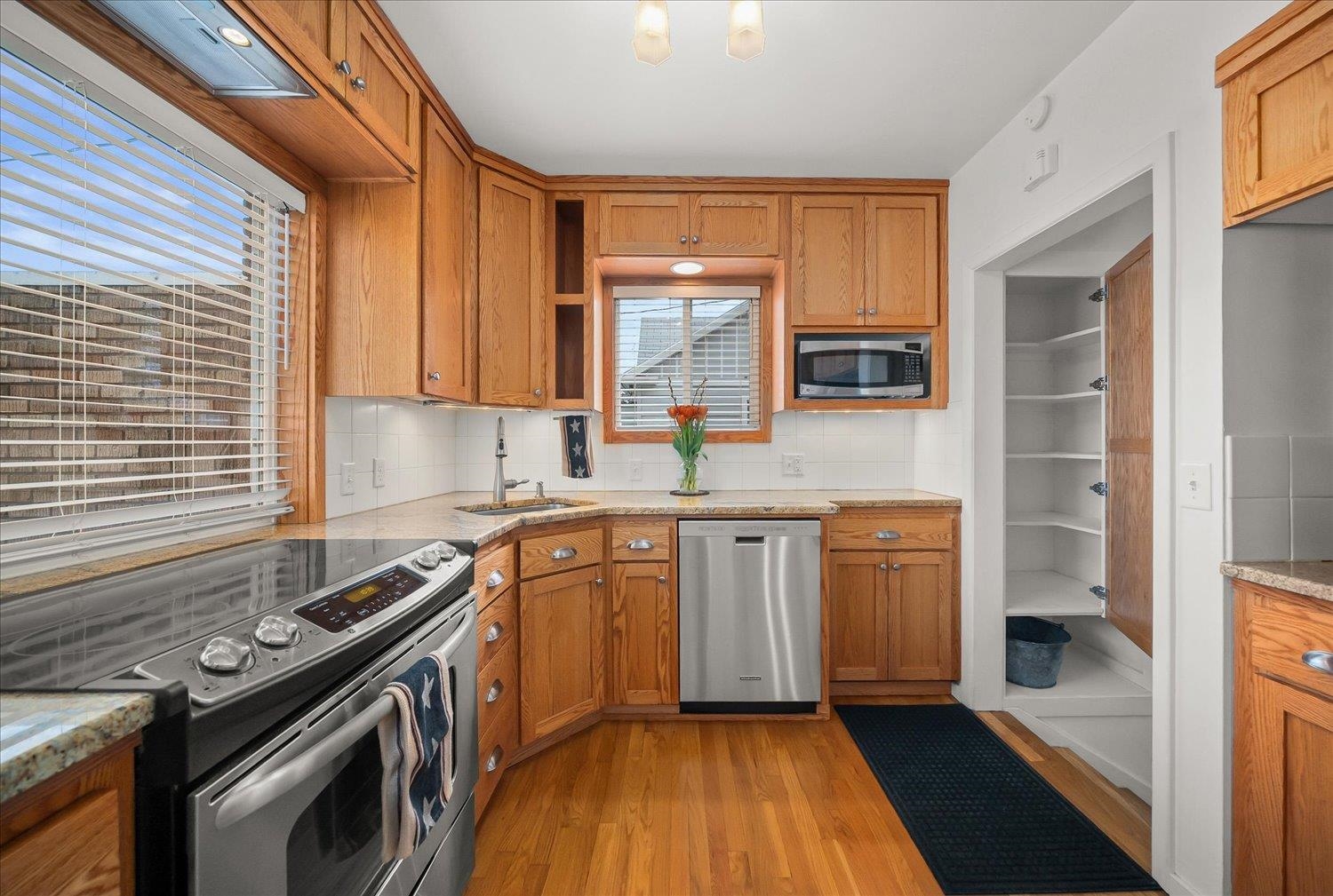 2810 W Fairview Ave - Photo 8