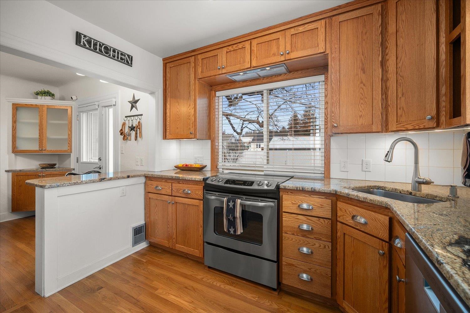 2810 W Fairview Ave - Photo 9
