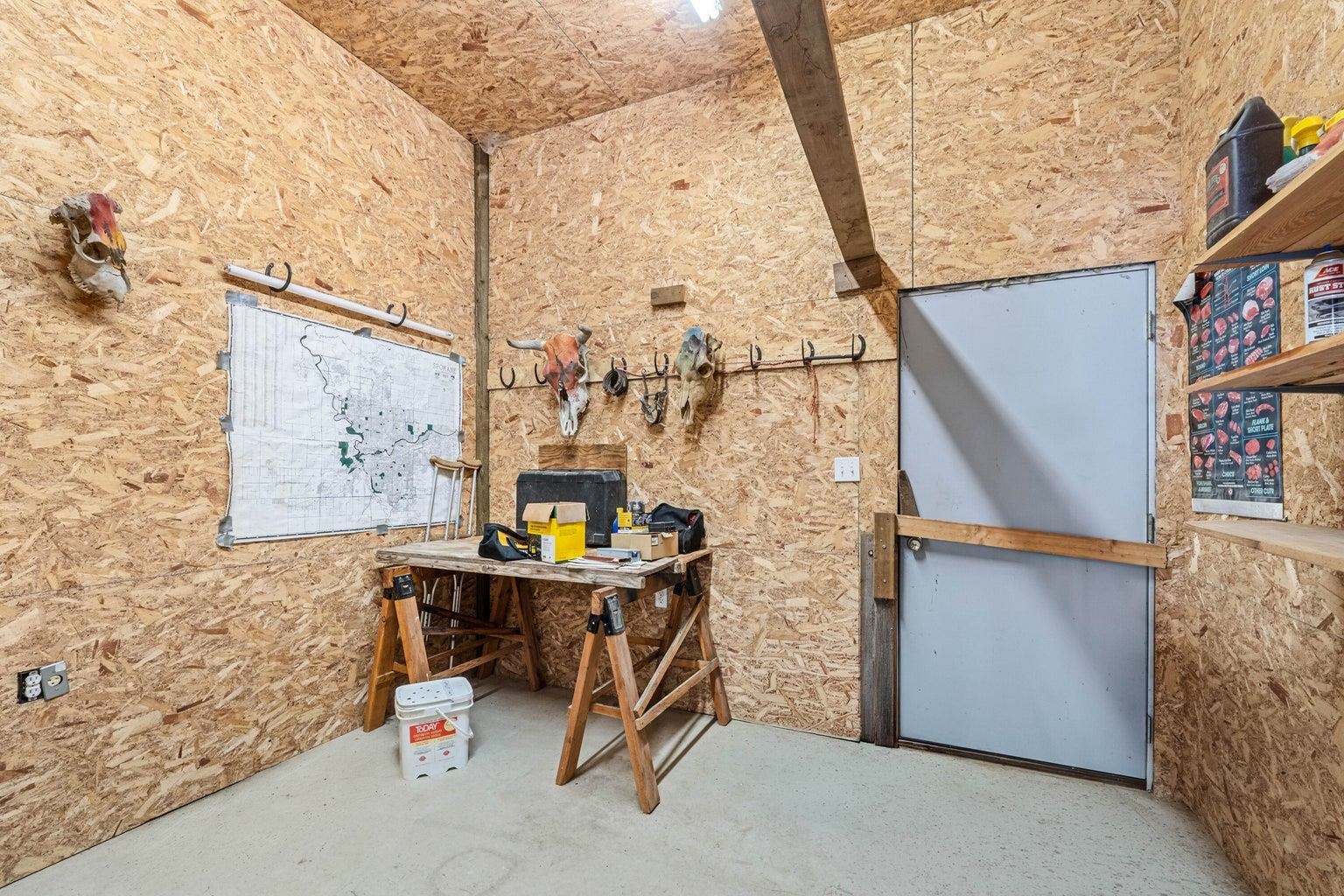 1114 N Stohr Rd - Photo 45