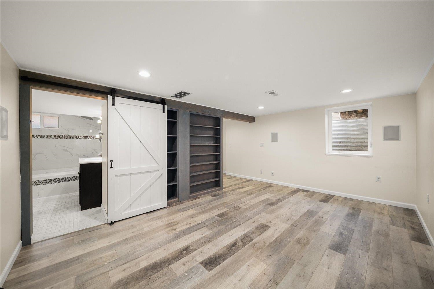 6004 N Douglas Dr - Photo 12