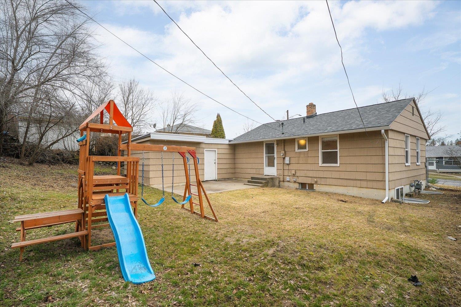 6004 N Douglas Dr - Photo 17