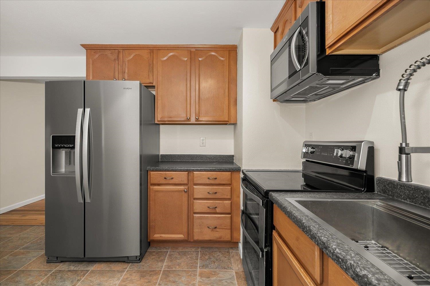 6004 N Douglas Dr - Photo 7