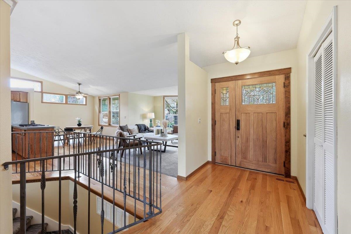 5320 W Woodview Ct - Photo 3
