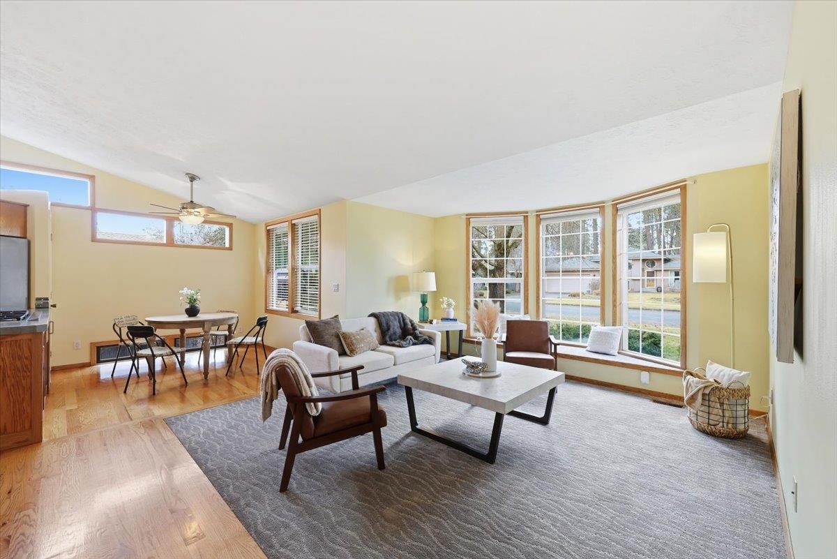 5320 W Woodview Ct - Photo 5