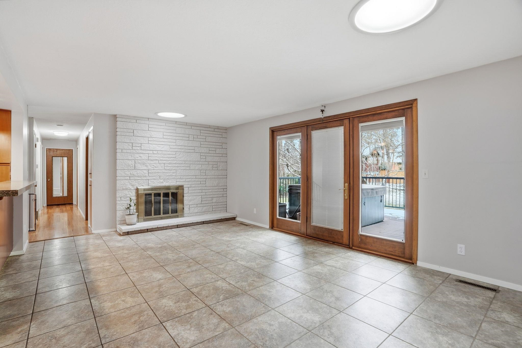2614 E 39th Ave - Photo 11