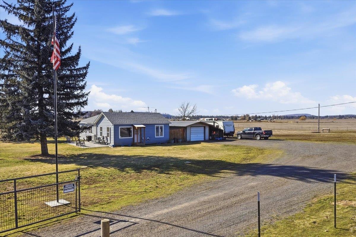 6024 S Craig Rd - Photo 2