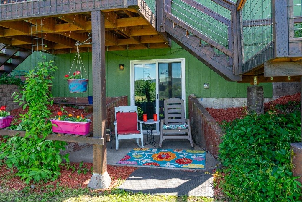 23823 E Garland Ave - Photo 2