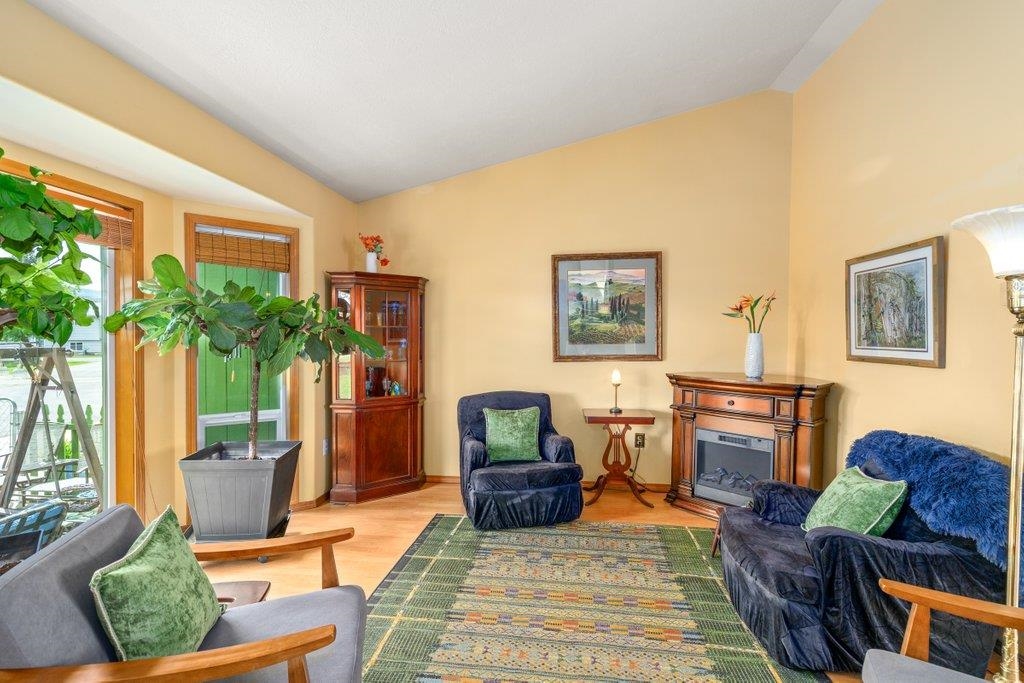 23823 E Garland Ave - Photo 11