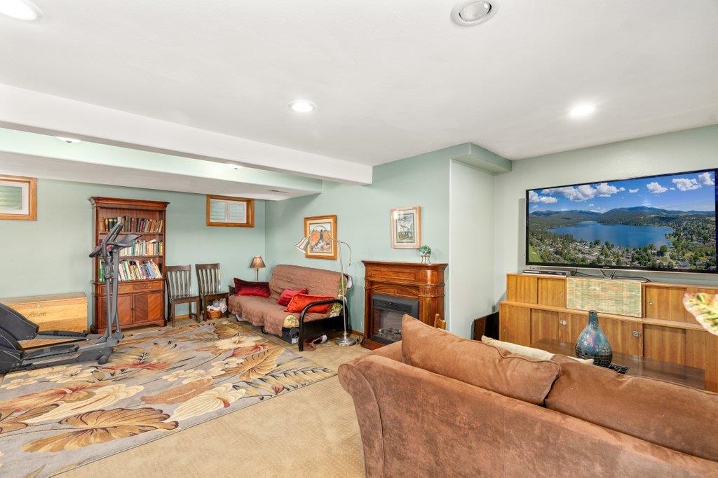 23823 E Garland Ave - Photo 31