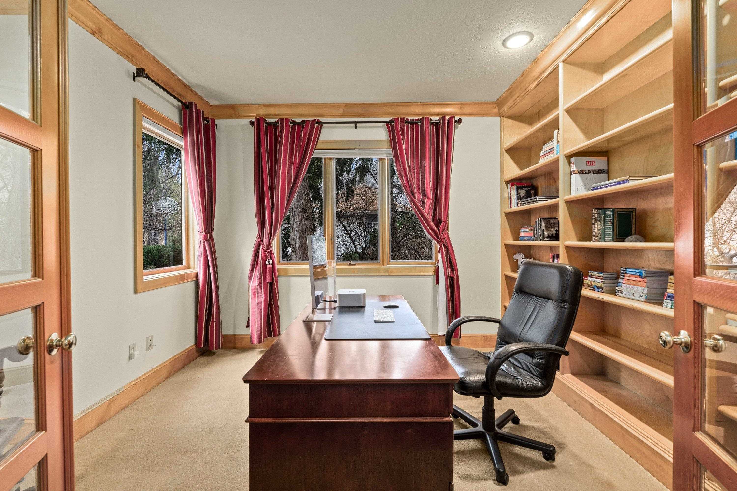1525 E Westminster Ln - Photo 4