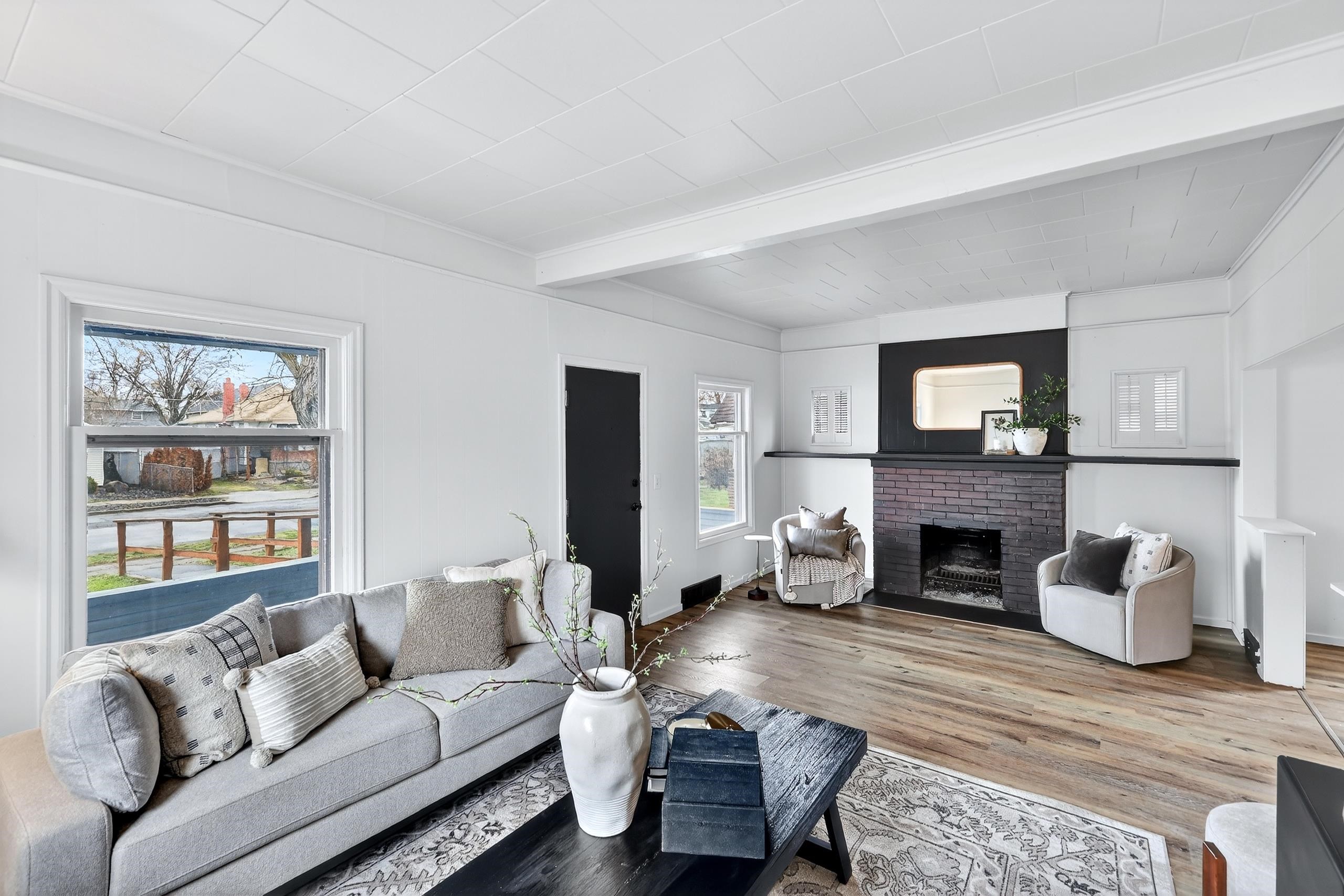 2311 E Sanson Ave - Photo 3