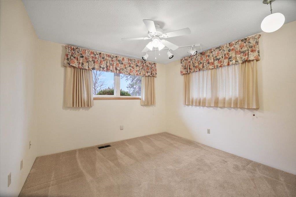 619 W Tieton St - Photo 17