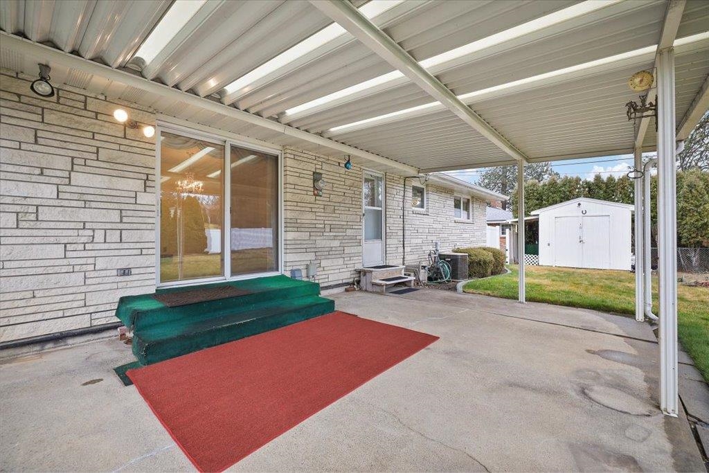 619 W Tieton St - Photo 26