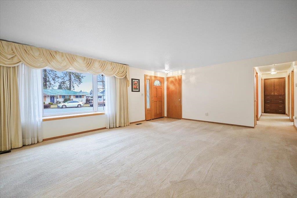 619 W Tieton St - Photo 6