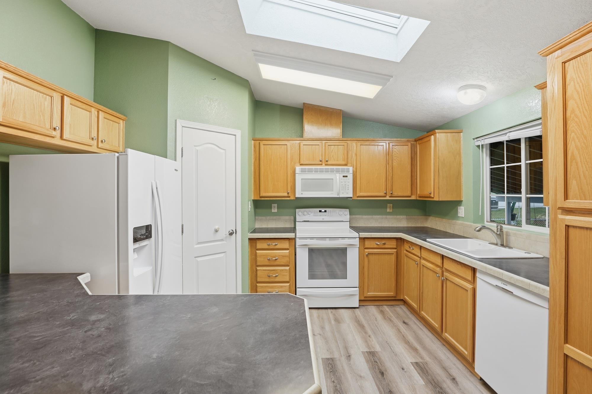 11303 E Jackson Ave - Photo 9