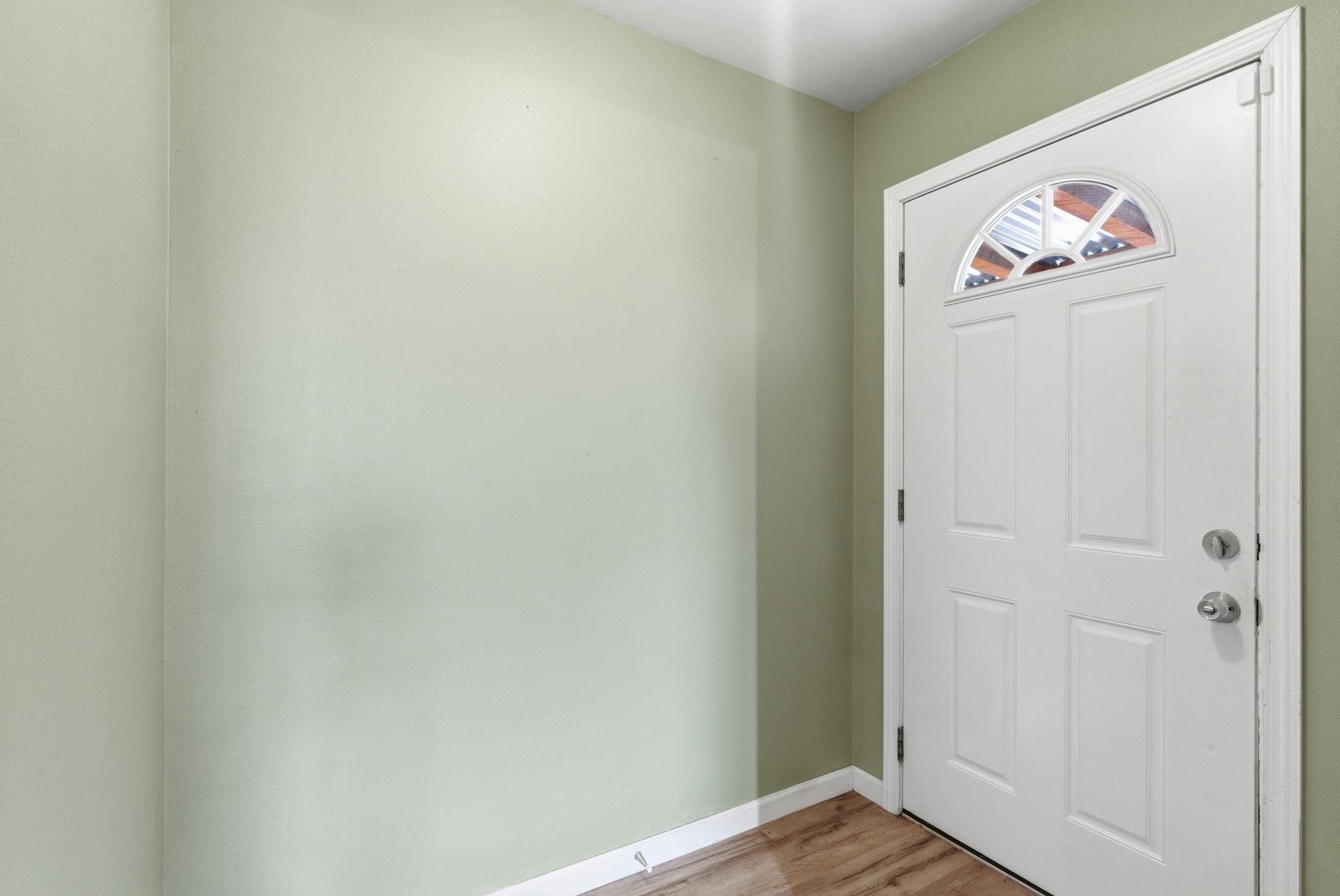 923 E WALTON Ave - Photo 20