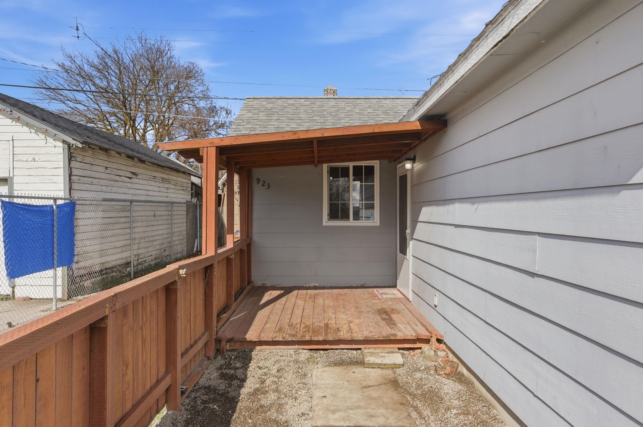 923 E WALTON Ave - Photo 33