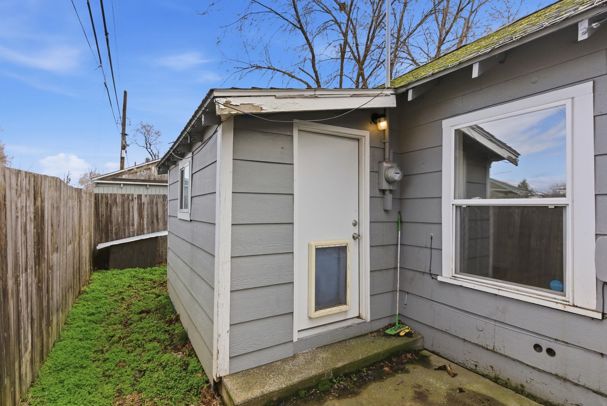 923 E WALTON Ave - Photo 42