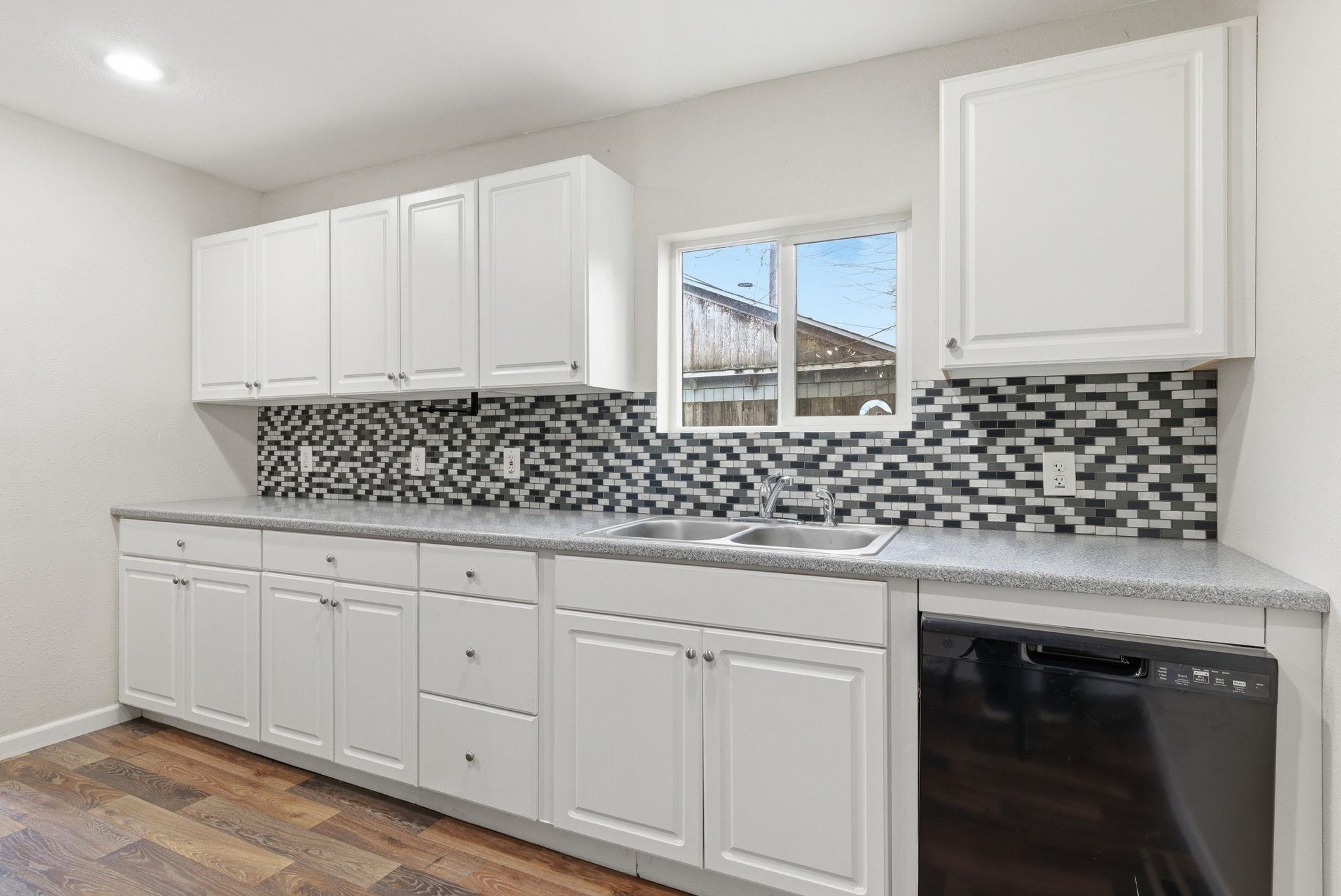 923 E WALTON Ave - Photo 6
