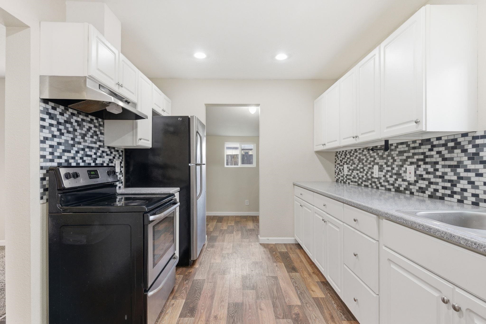 923 E WALTON Ave - Photo 7