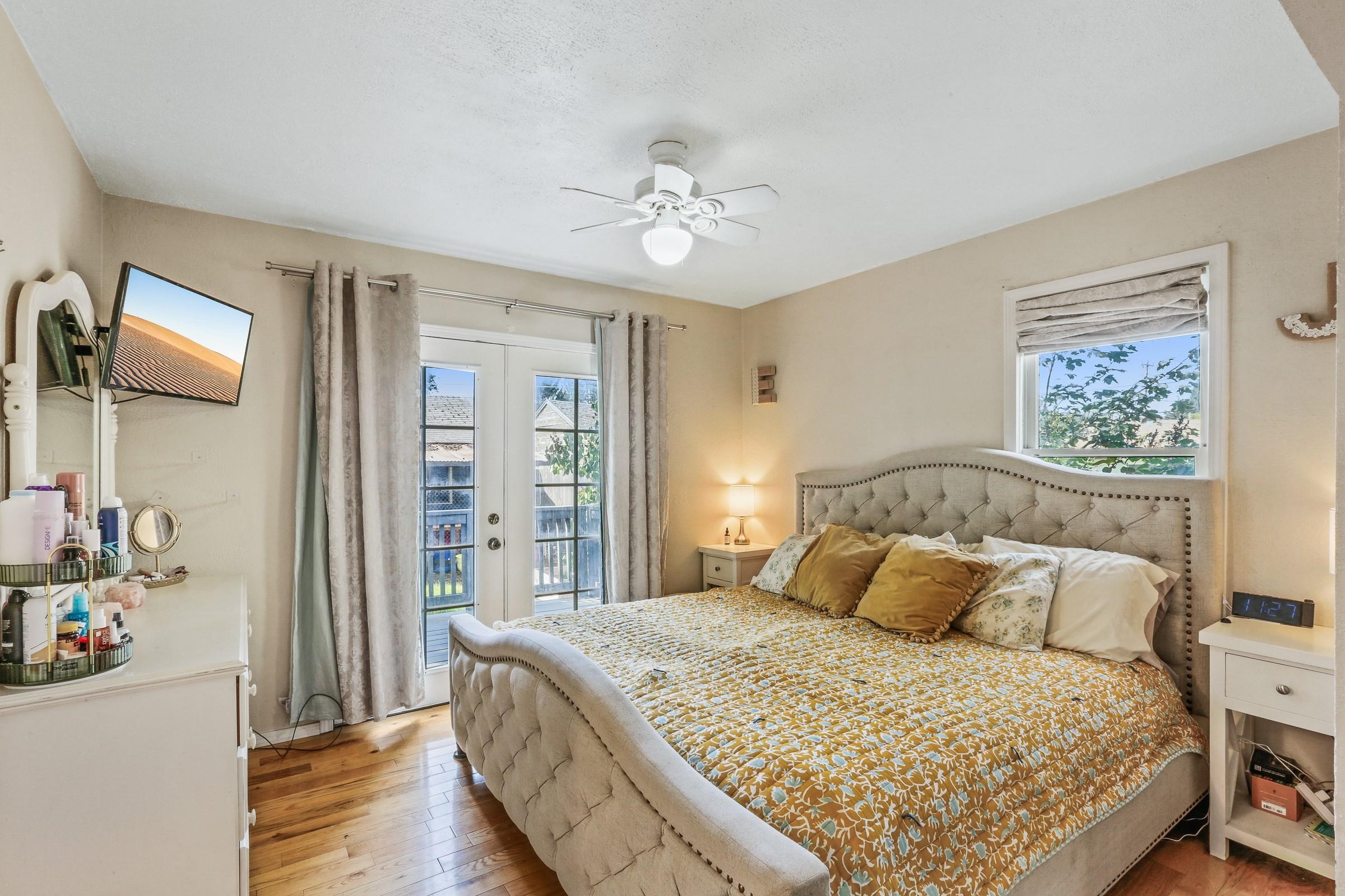 1028 E 38th Ave - Photo 12