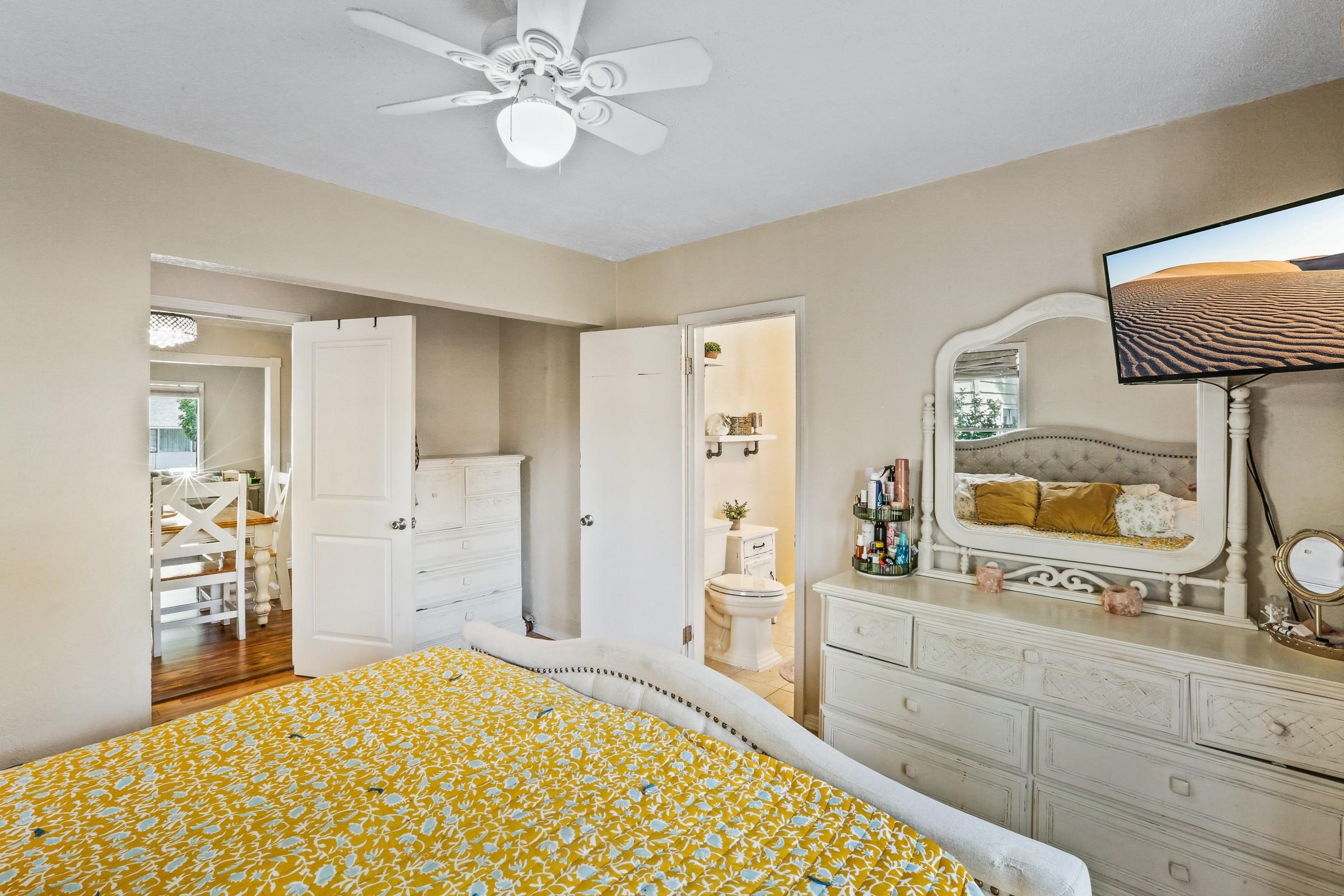 1028 E 38th Ave - Photo 13