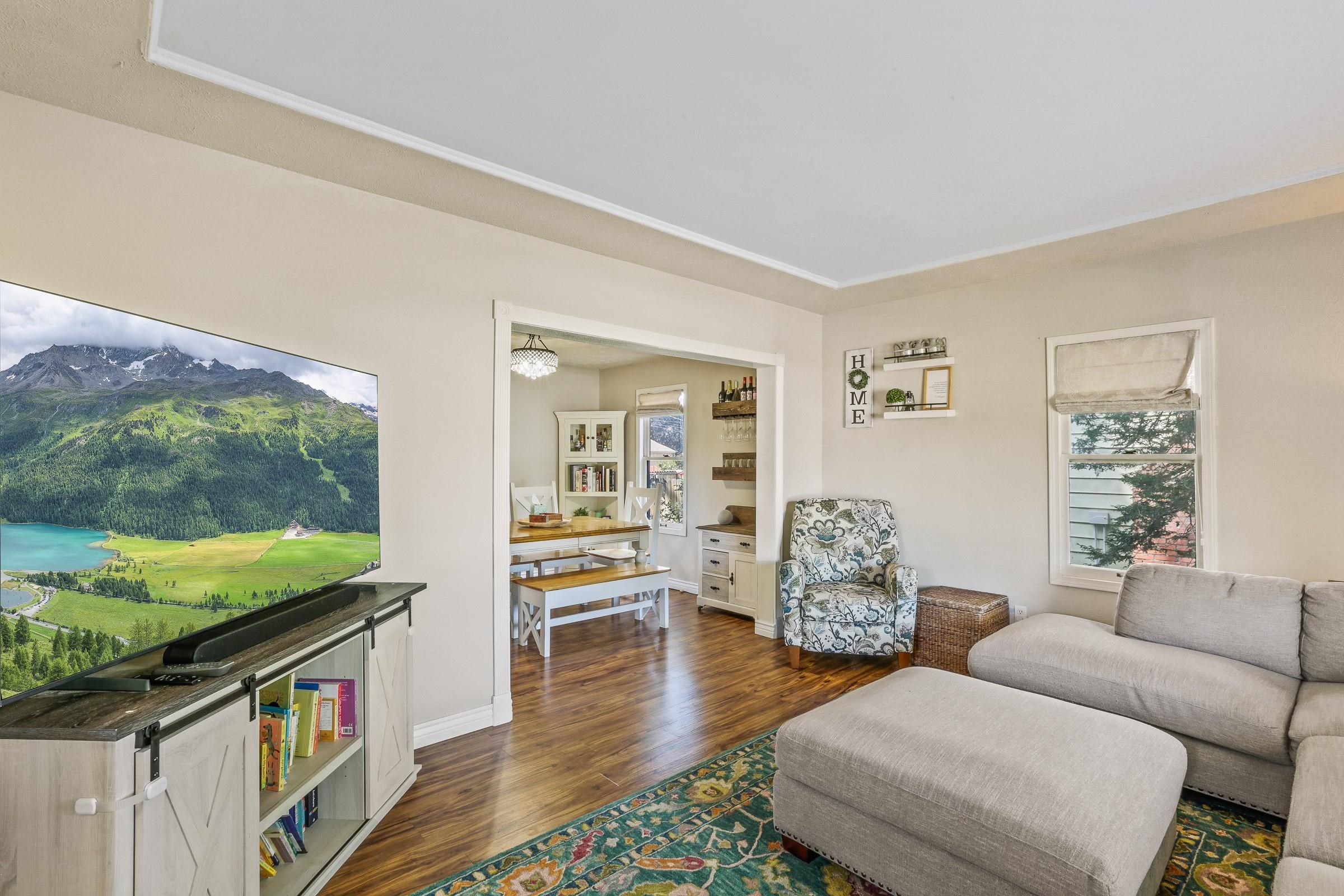 1028 E 38th Ave - Photo 5