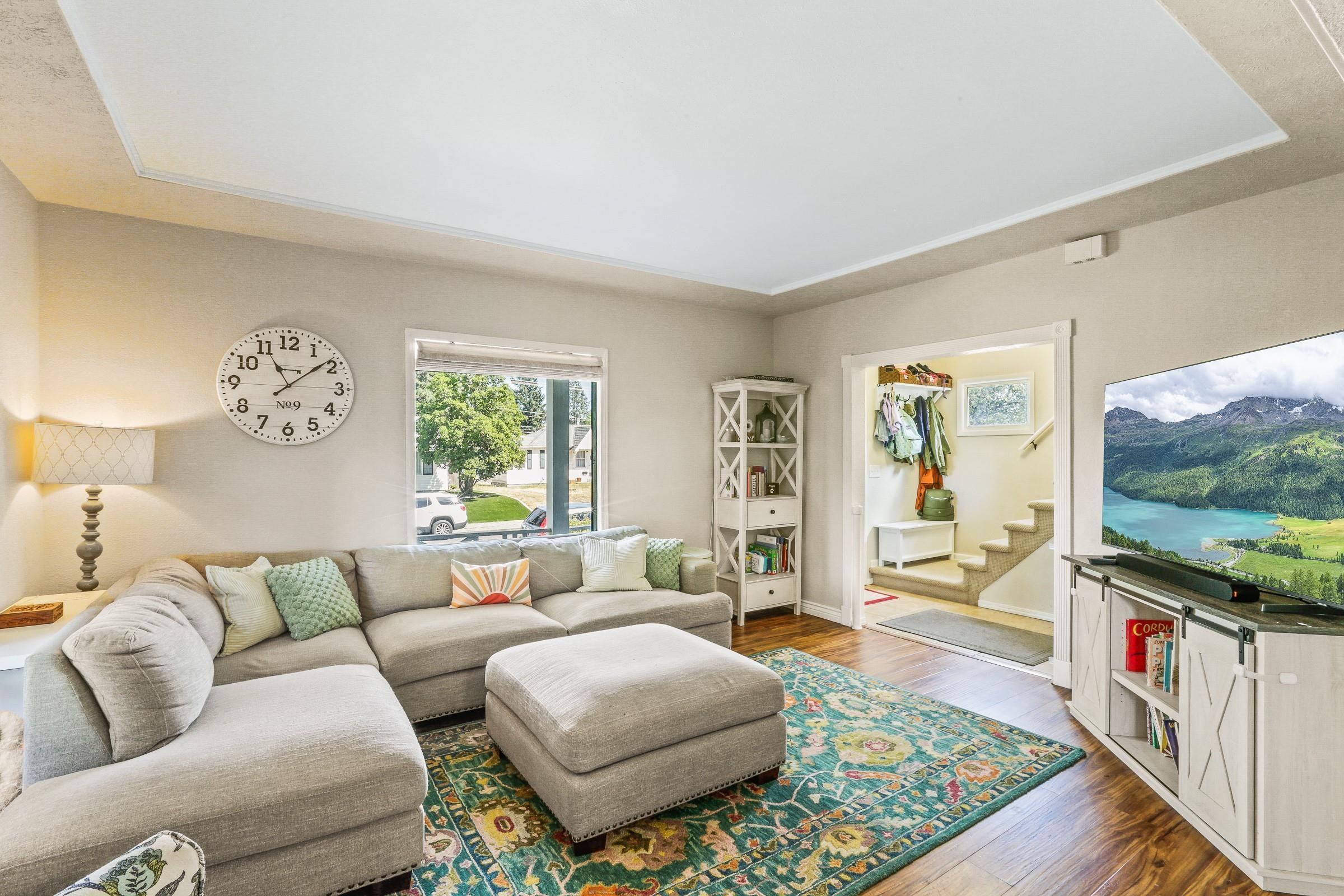 1028 E 38th Ave - Photo 6