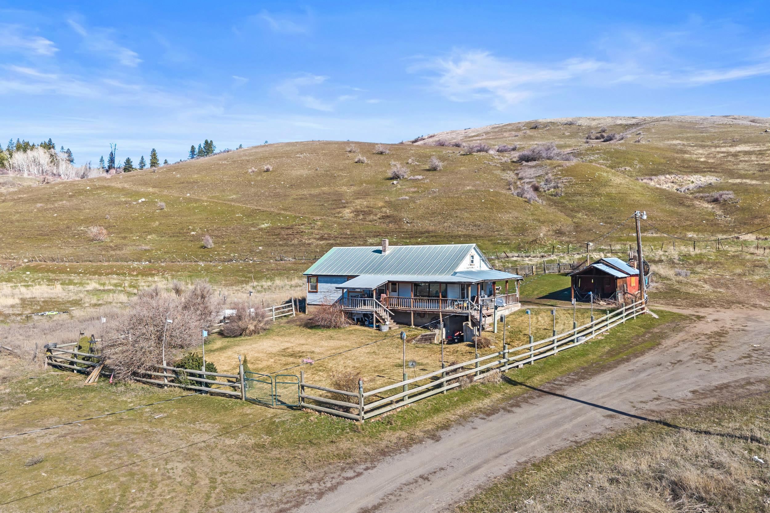 3031 Hall Creek Rd - Photo 1