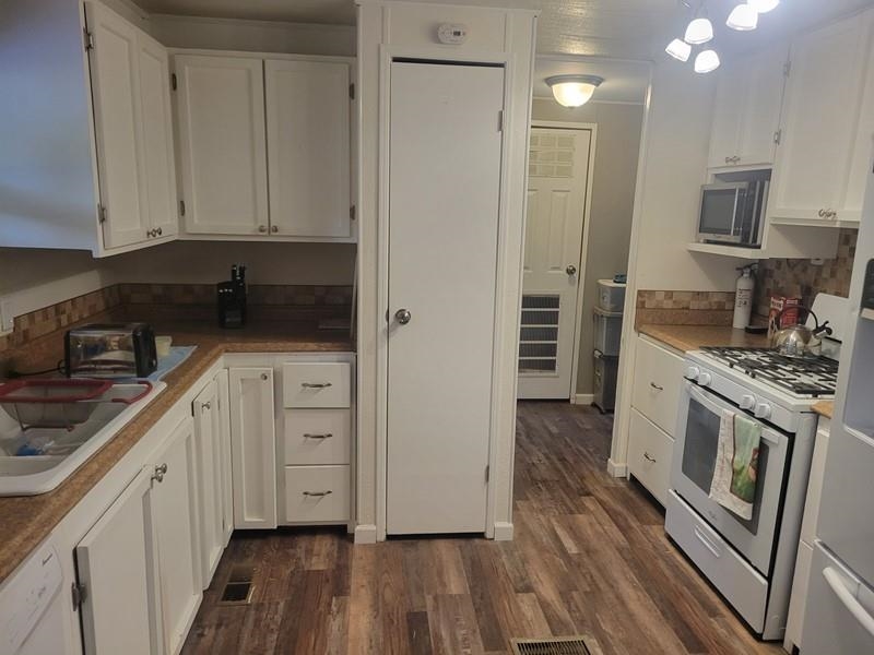 4154 Spring Valley Rd - Photo 10