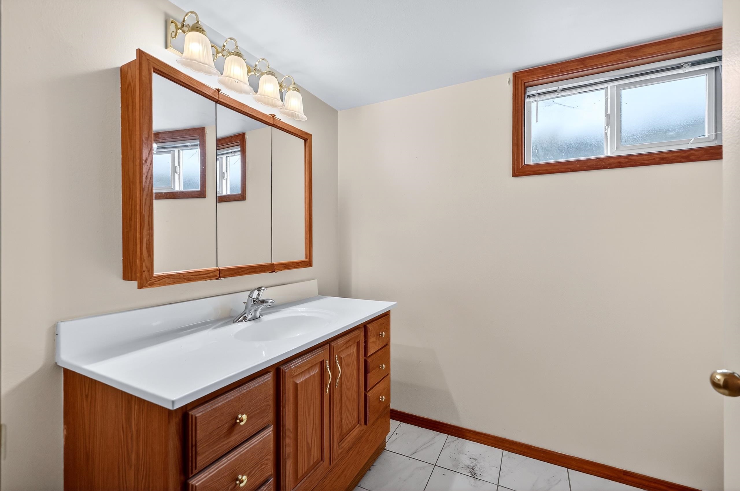 2803 W QUEEN Ave - Photo 5