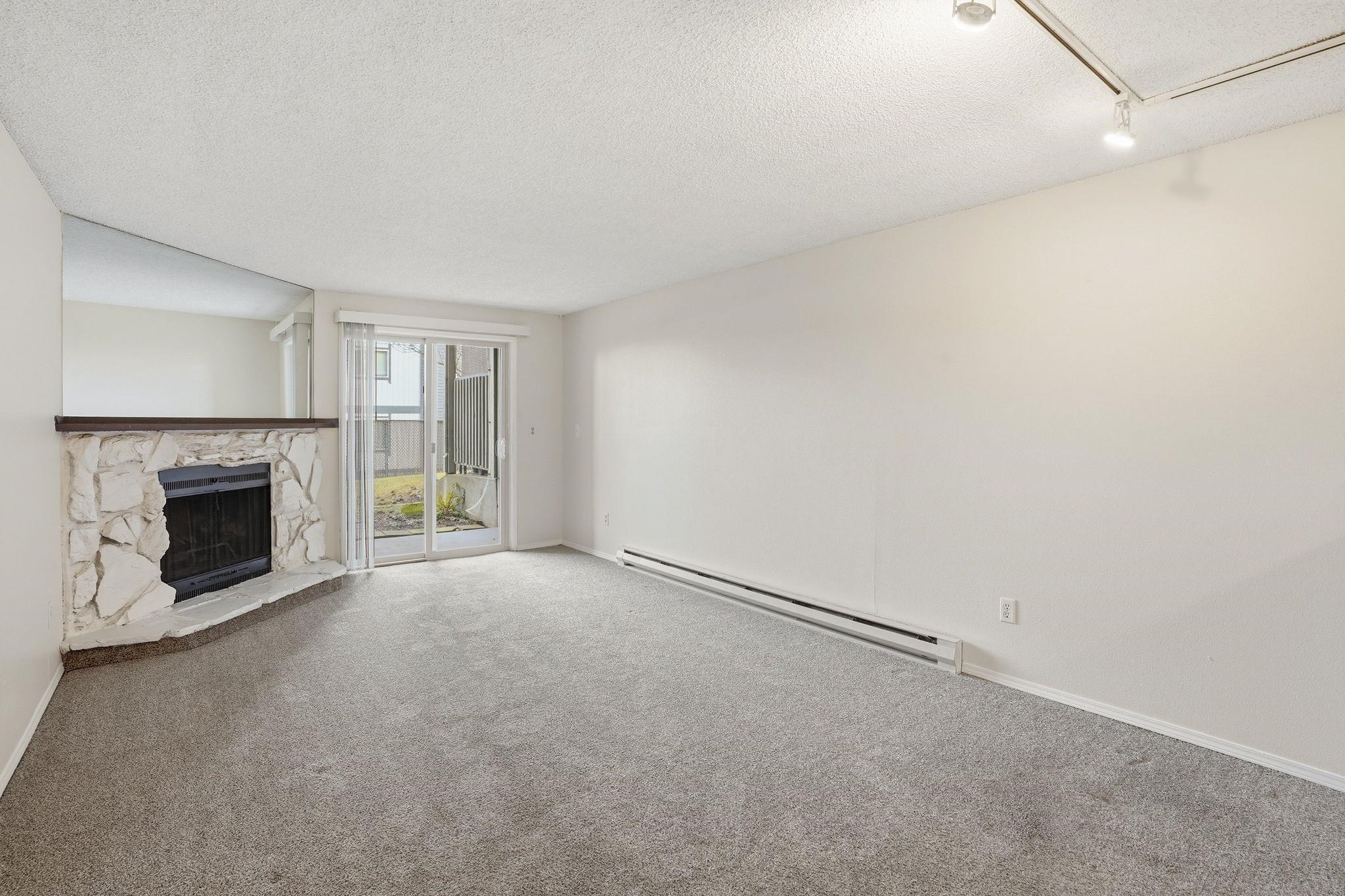 6121 E 6th Ave - Photo 2