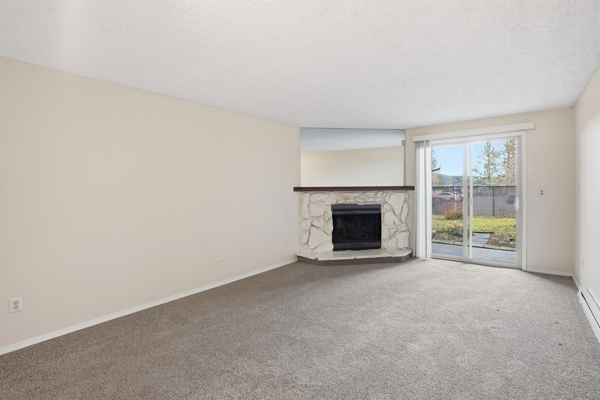 6121 E 6th Ave - Photo 3