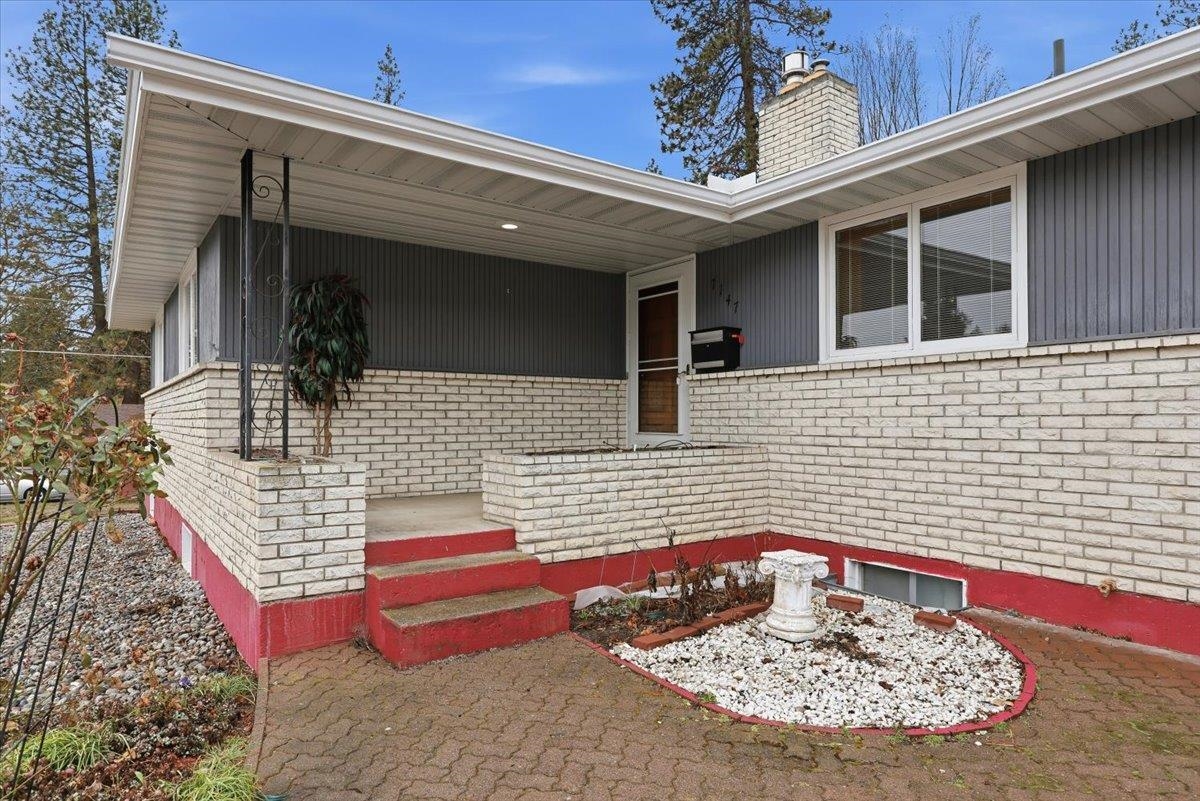 7147 N Fleming St - Photo 1