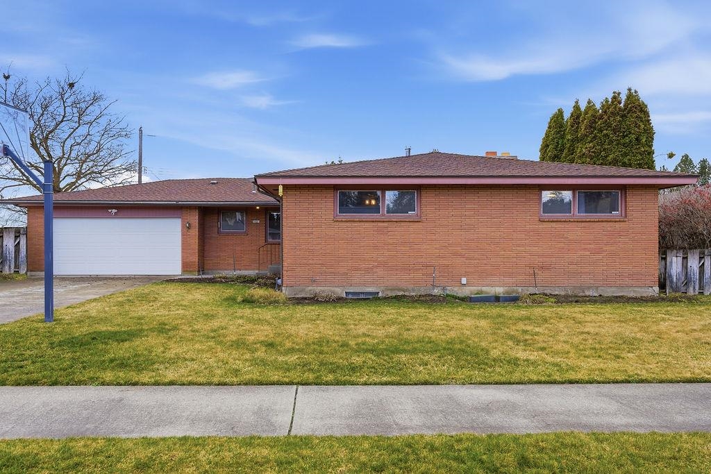 5827 N Fleming St - Photo 2
