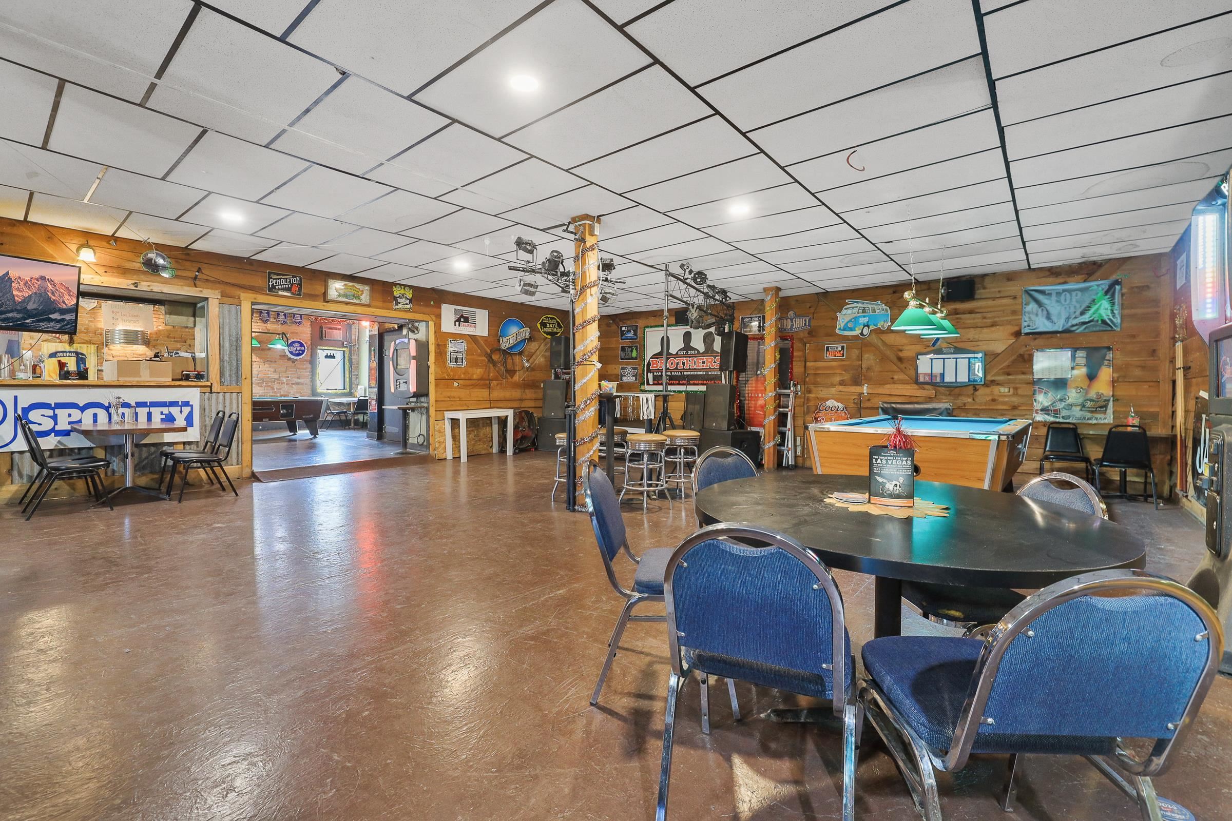 111 W Shaffer Ave - Photo 8