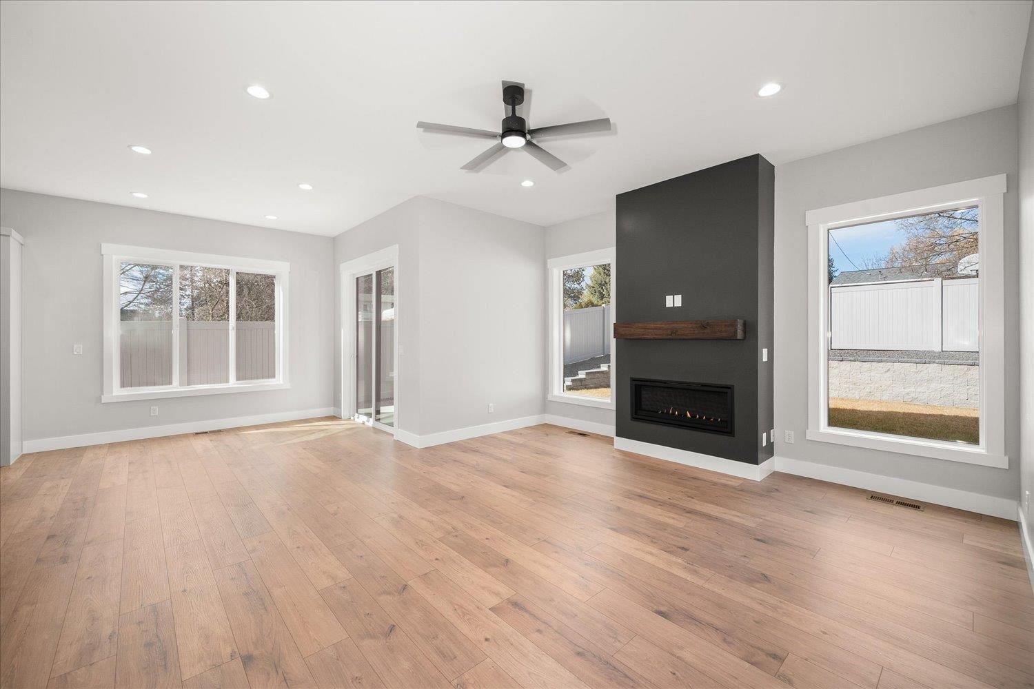 3137 E 36 Ave - Photo 16