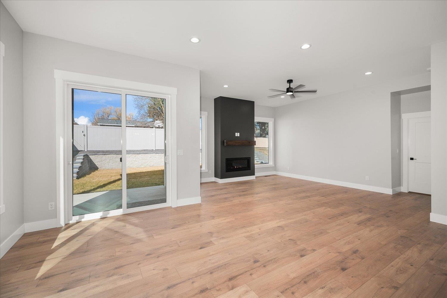 3137 E 36 Ave - Photo 19