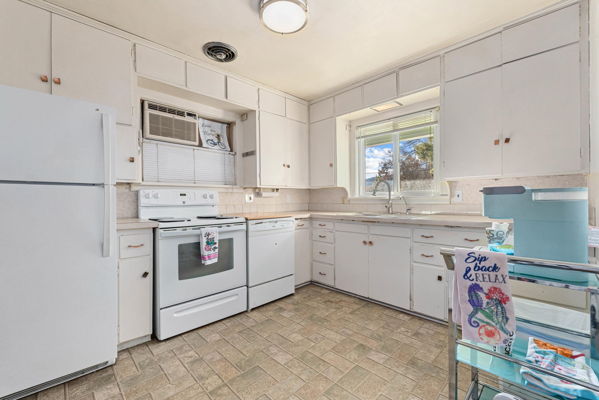 304 N 3rd E St - Photo 12